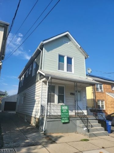 52 King St, Belleville, NJ 07109-3357