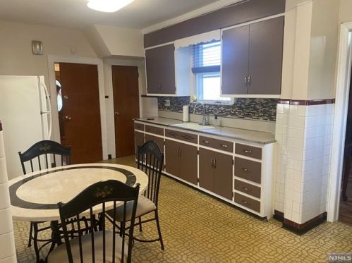 78 Sanford Ave, Belleville NJ 07109-1224 exterior