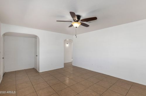 2927 Dunlap Ave, Phoenix AZ 85020-3025 exterior