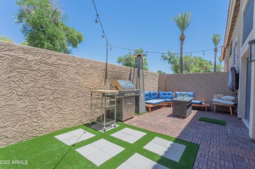 4246 Agave Rd, Phoenix AZ 85044-4646 exterior