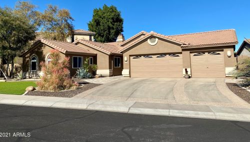 3206 Desert Flower Ln, Phoenix, AZ 85044-8712