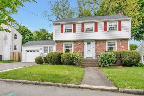 52 Hilma St, Quincy, MA 02171-2727