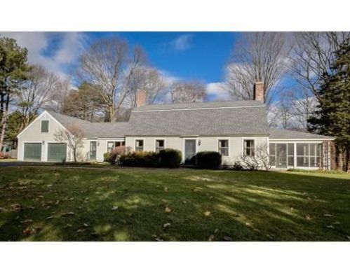 7 Polo Fld Ln, Dedham MA  02026-5637 exterior