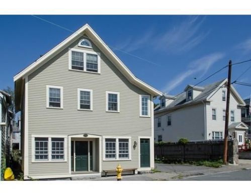 158 Main St, Gloucester MA  01930-5732 exterior