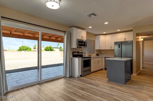 17822 18 Dr, Phoenix AZ 85023-2358 exterior