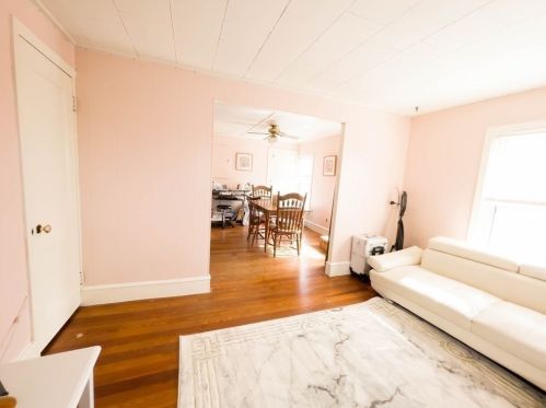 296 Hamlet St, Fall River MA 02724-3340 exterior