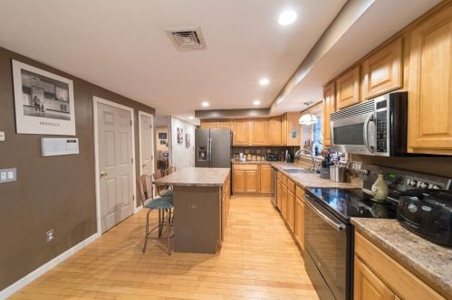 23 Swifts Bch Rd, Wareham MA 02571-1924 exterior