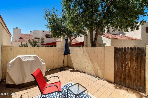 13816 42nd Pl, Phoenix AZ  85032-5848 exterior