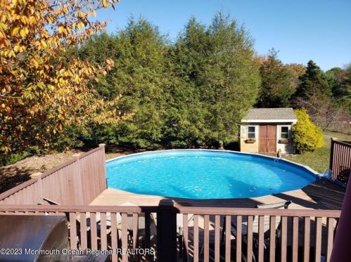 327 Frank Applegate Rd, Jackson Twp NJ  08527-4217 exterior