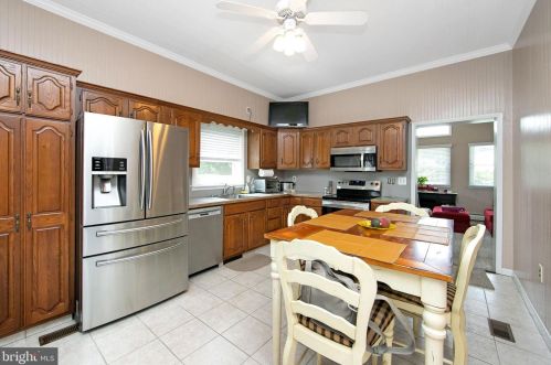 132 Main St, West Deptford NJ 08051-1046 exterior