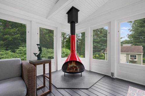 8 Seaview Ln, Newbury MA  01951-2312 exterior