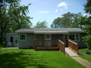 552 4th St, Lemont, IL 60439-4112