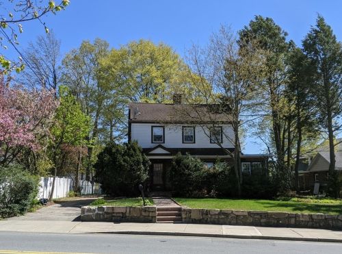 15 Whiting Ave, Dedham, MA 02026-3015