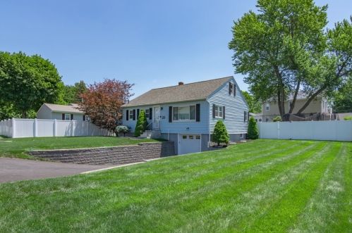 4 Rockwood Ln, Lawrence, MA 01843-1918