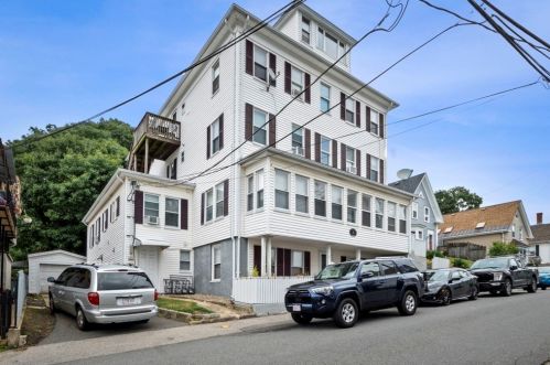 4 Oak St, Gloucester MA  01930-2812 exterior