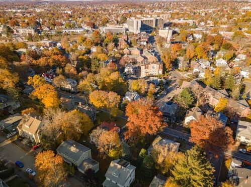 24 Newtonville Ave, Newton MA 02458-1828 exterior