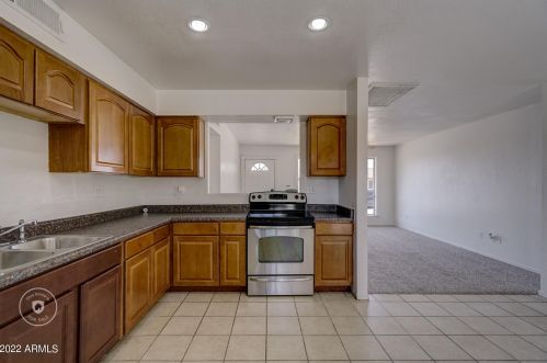 3101 75 Dr, Phoenix AZ 85033-3704 exterior