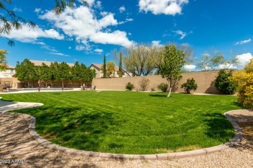 25311 51 Dr, Phoenix AZ 85035-1901 exterior