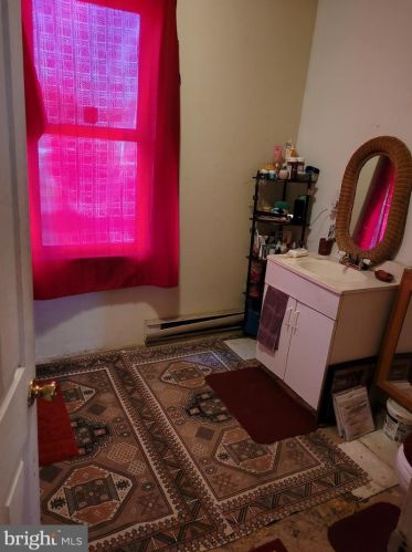 675 Broad St, West Deptford NJ 08096-1605 exterior