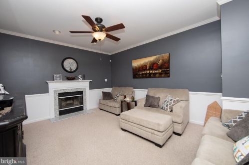 36 Hackemore St, Burlington NJ 08016-3056 exterior