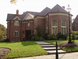 32 Park Ave, Newton, MA 02458-2636