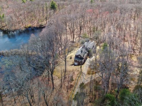 414 Westfield St, Dedham MA 02026-5626 exterior