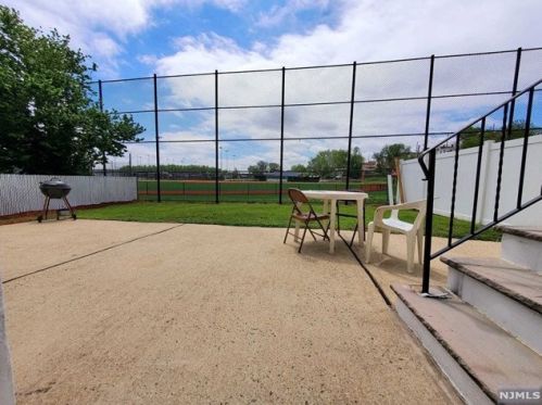 20 Midland Ave, Kearny, NJ 07032-4124