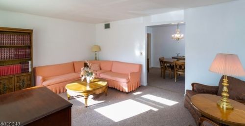 58 Mary St, Belleville NJ  07109-2364 exterior