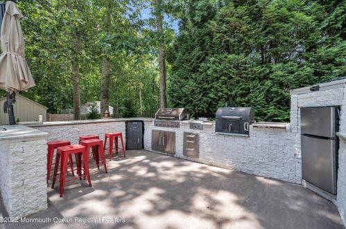 21 Tuscany Dr, Jackson Twp NJ 08527-3168 exterior