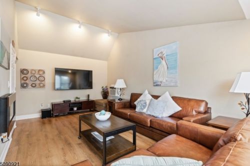 37 Dawson St, Belleville NJ 07109-1709 exterior