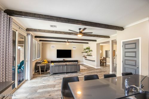 7633 37th St, Phoenix AZ 85042 exterior