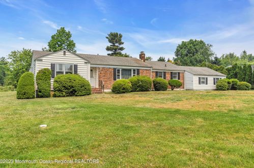 267 Rumson Rd, Little Silver NJ 07739-1657 exterior