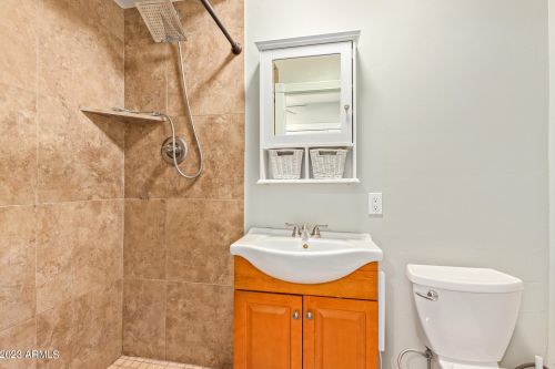 1351 Clarendon Ave, Phoenix AZ 85033-4118 exterior