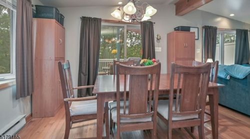 72 High Mtn Rd, Skyline Lakes NJ 07456-2510 exterior