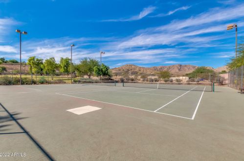 1004 Amberwood Dr, Phoenix AZ  85048-1937 exterior