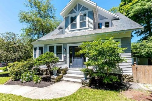 21 Buckingham Rd, Worcester, MA 01605-3624