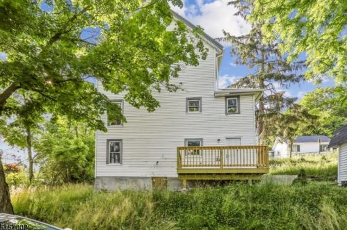 22 Harrison St, Wantage NJ  07461-2121 exterior