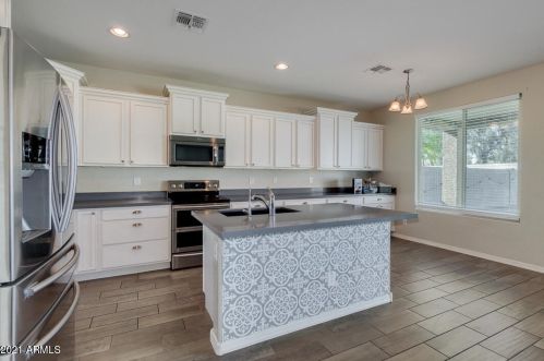 2126 Aire Libre Ave, Phoenix AZ 85022 exterior