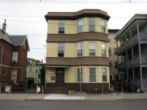 709 Broadway, Chelsea MA  02150-2523 exterior