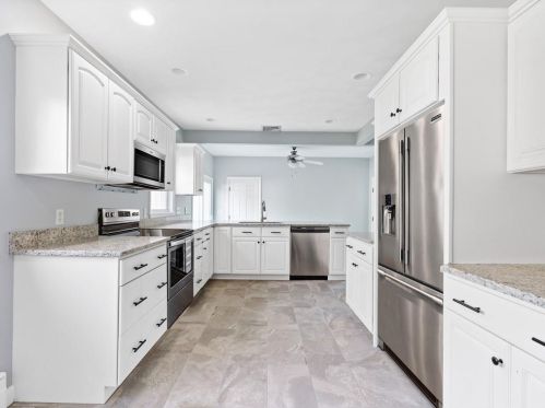 39 Riv St, Seekonk MA 02771-4706 exterior