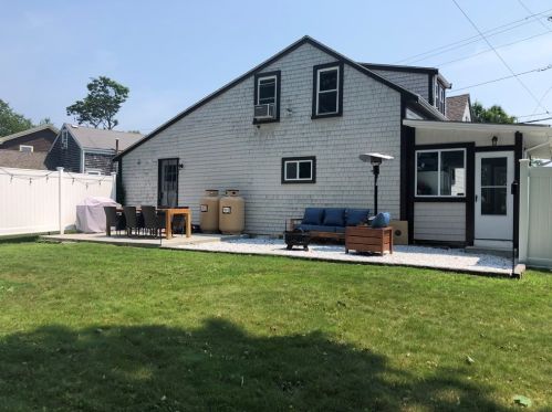 71 Gibbs Ave, Wareham MA  02571-1440 exterior