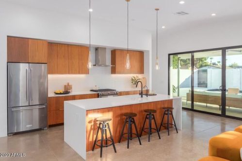 2205 Clarendon Ave, Phoenix AZ  85015-5436 exterior