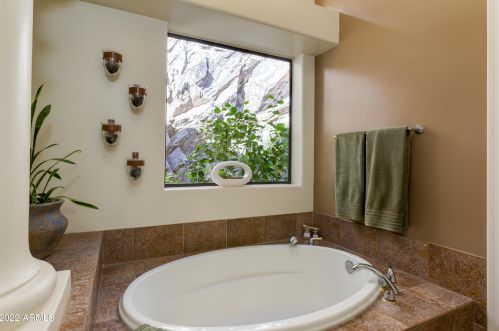 30 Beryl Ave, Phoenix AZ 85020-1536 exterior