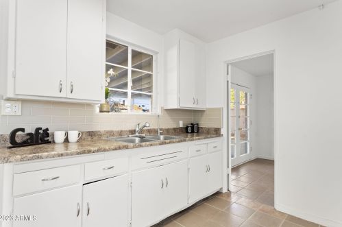 9411 3 Dr, Phoenix AZ 85021-2406 exterior