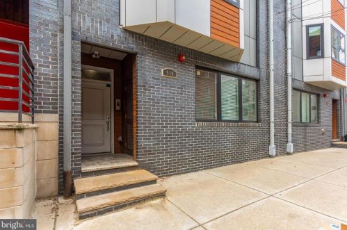 910 16th St, Philadelphia, PA 19146-2041