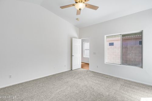 2021 Bluefield Ave, Phoenix AZ 85032-8817 exterior