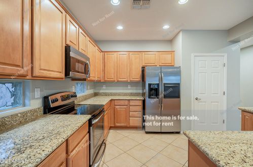 1823 Eastman Dr, Phoenix, AZ 85086-5814