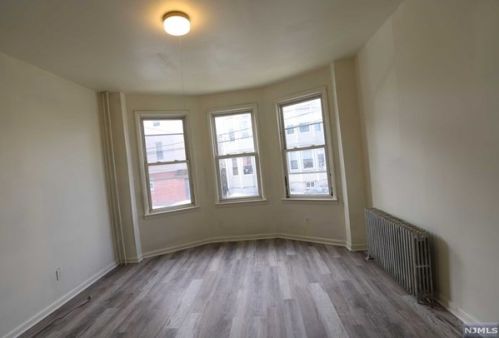 1 Franklin Ave, East Newark NJ  07029-1625 exterior