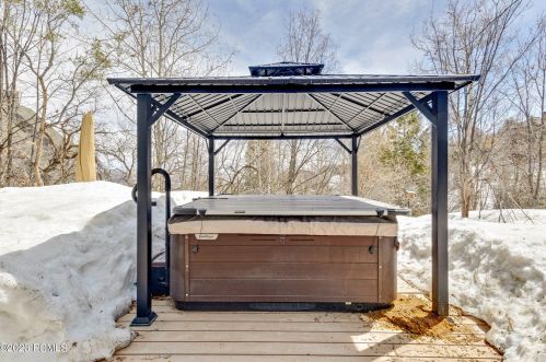7602 Buckboard Dr, Park City UT 84098-5304 exterior