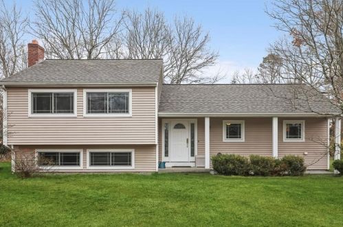 37 Hood Dr, Plymouth, MA 02360-5262
